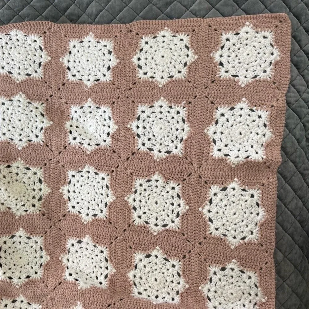 Handmade Afghan Crochet Blanket Granny Square Mauve White Cottage Boho Cozy Home